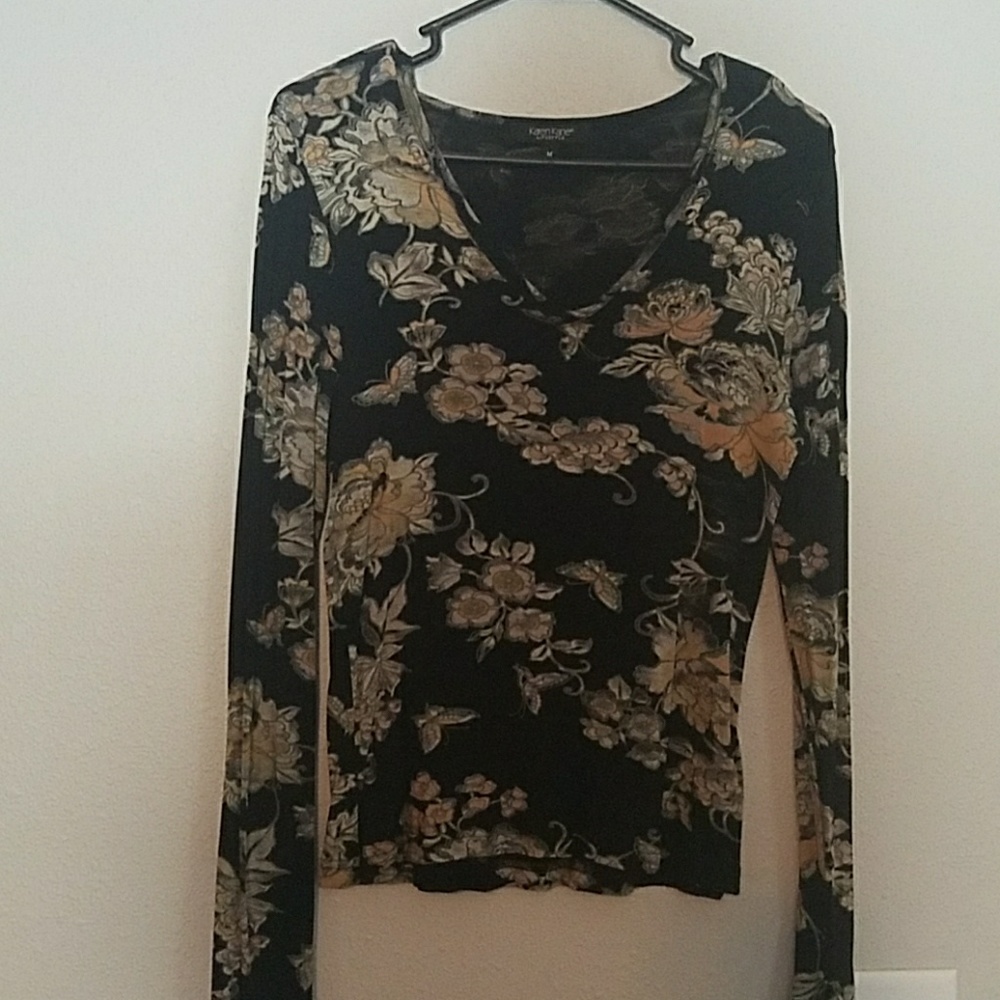 Vneck long sleeved top